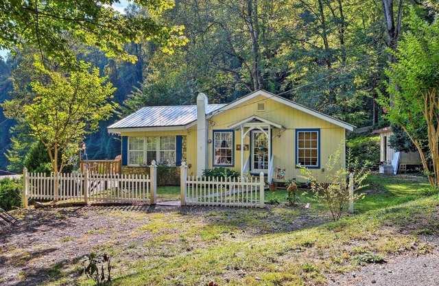 NOUVEAU! Cottage w / Mtn Vues près de la queue du dragon!