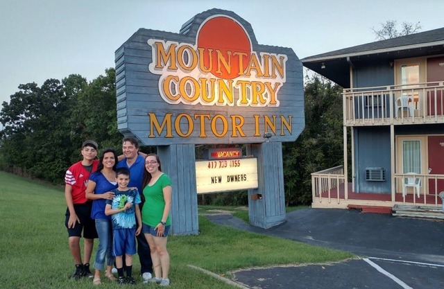 Mountain Country Inn