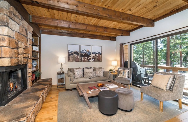 Alpine Basecamp - Lake Tahoe - Incline Village w/ Garage