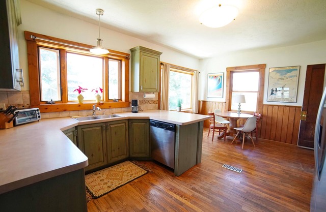 Historic Family Farmhouse w/Teton Views