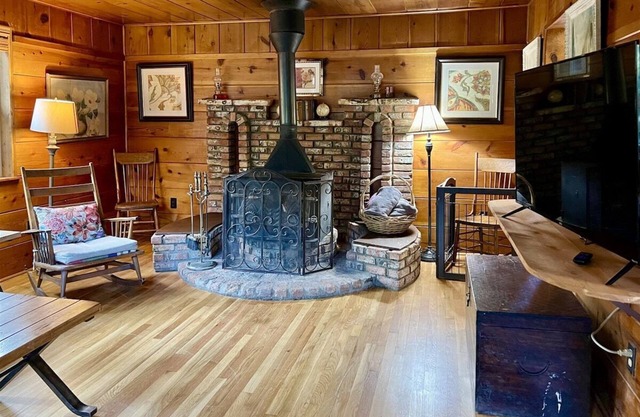 Mountain Flower Cabin - Prescott Cabin Rentals