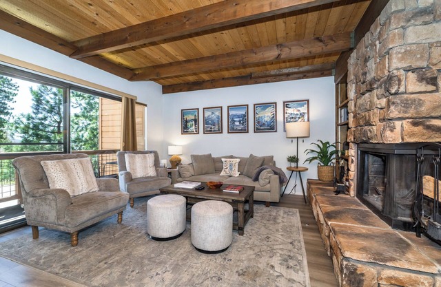 Incline Getaway - Lake Tahoe - Incline Village w/ Garage