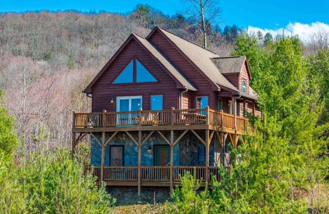 Mtn Getaway near Boone | Hot Tub & Gorgeous Views