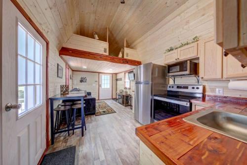 Mountain Glamping Cabin in Hayesville, North Carolina near the Appalachian Trail