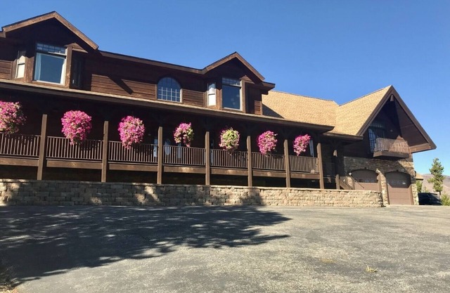 Mountain Harmony Retreat- A secluded hideaway