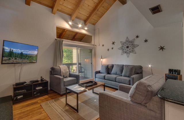 Mountain High: 2 BR, 1. 5 BA Maison de ville à Carnelian Bay, pour 4 personnes
