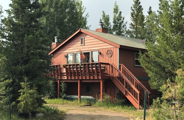 Mountain House en bordure du parc national des Rocheuses et du Grand Lac