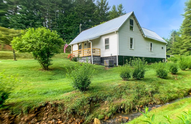 Limited-Time April Deals—Your Dream Getaway at Mountain Jewel