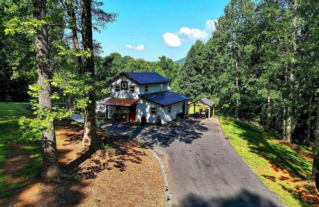 Mountain / Lake Escape in Lake Chatuge