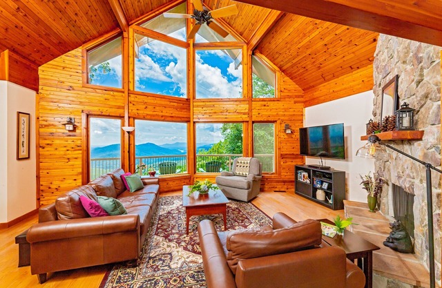 VUE PANORAMIQUE DE BLUE RIDGE MTNS & LEURRE DE LAC - PROCHE ASHEVILLE & BLACK MTN