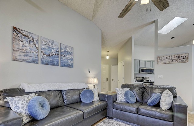 Mountain Majesty Manor: Family Adventure Getaway