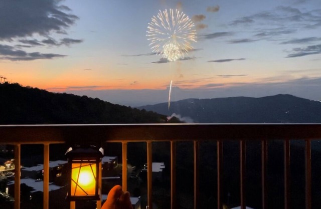 Mountain Memories at Sugar Top! 8th floor facing the slopes with amazing sunsets