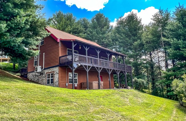 Limited-Time April Deals—Your Dream Getaway at Breezy River Mountain Cabin