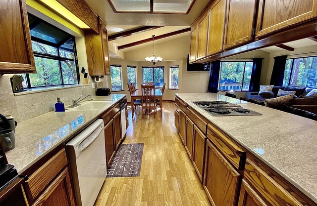 ❤️Mountain Retreat❤️Fireplace🔥SpaTub✔️Sleeps 11✔️