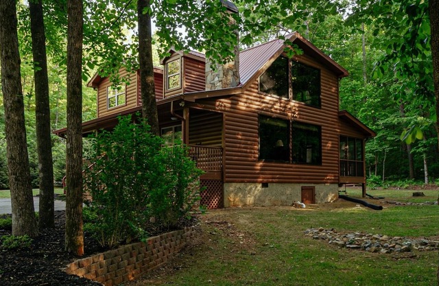 Mountain Time - Luxurious rustic lodge with hot tub & fire pit