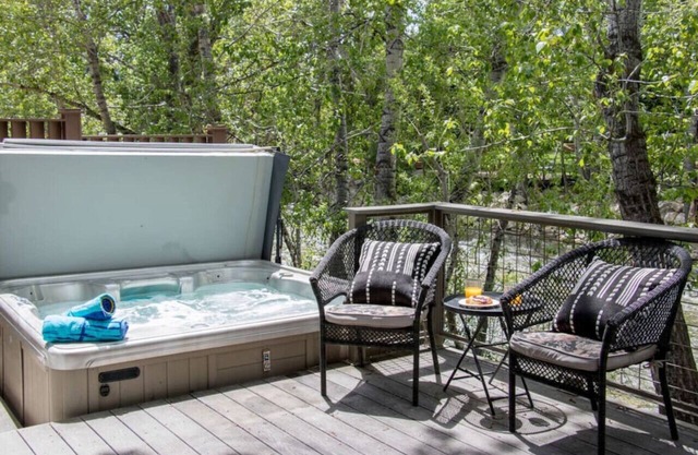 Ski, Shop, & Hot Tub On Rock Creek