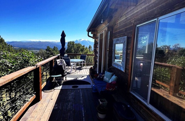 Mountain View Cabin w/ Private Hot Tub