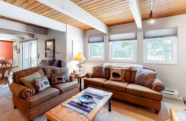 Mountain-view condo with hot tub & pool access - walk to Town Center