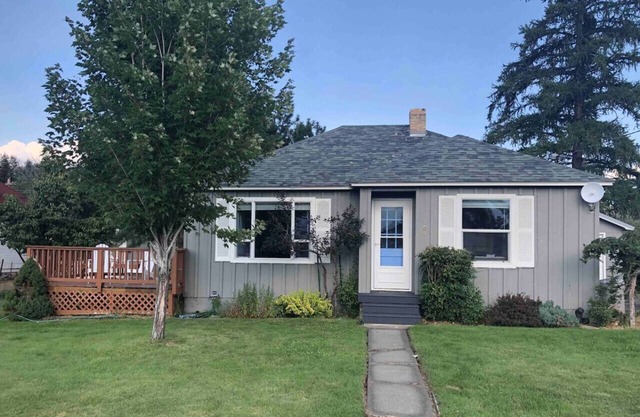 Serendipity Cottage - Bright, Charming, Mountain Views & Dog Friendly