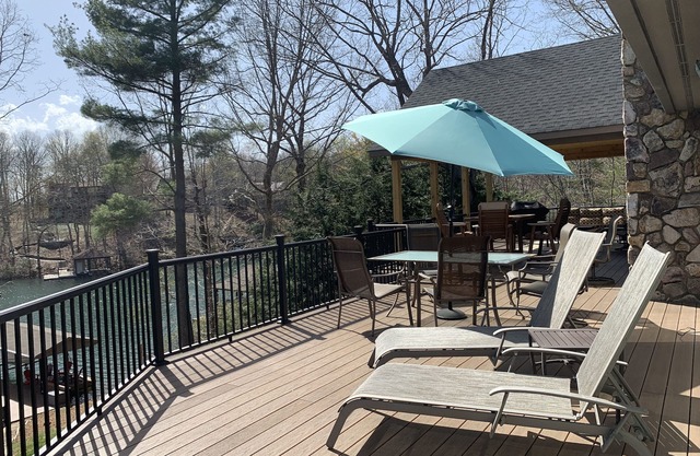 Mountain View Cove Lakeside Retreat