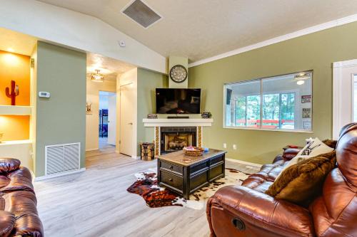 Mountain-View Deck Pet-Friendly Home in Prescott