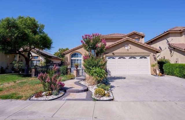 Mountain view, NEAR FREEWAY AND BEST RESTAURANTS