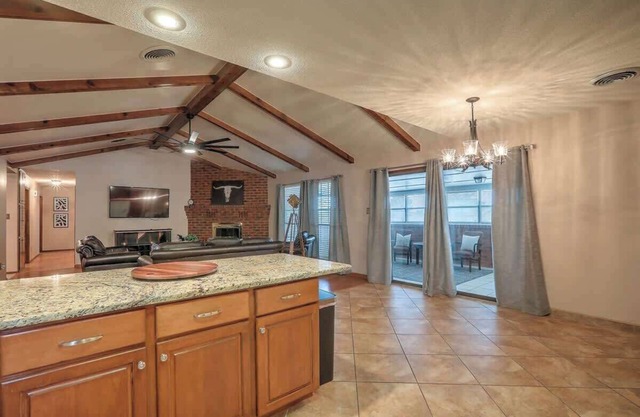 Luxury 10th St 3BR/2BA House