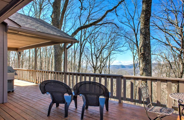 Sundance View by Carolina Mornings | Pool Table, Mtn Views⛰️+Biltmore Pass