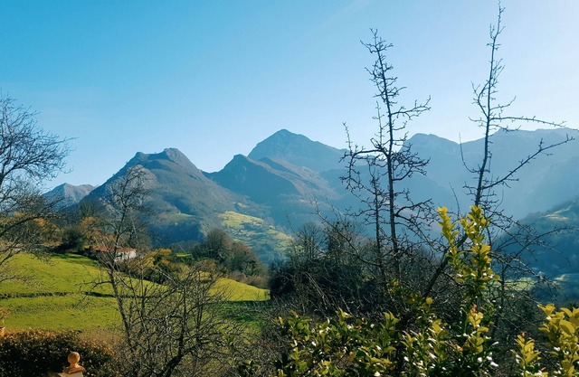 Montagne avec vue sur les Picos de Europa. Secret.