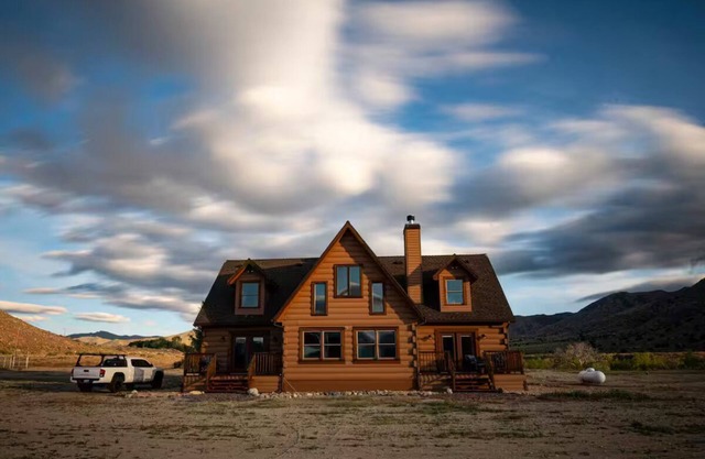 Mountain views, starry skies and 90 acres of nature to explore.