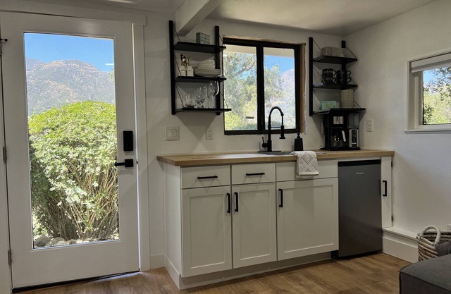 Mountain Views/Studio in Montecito. 7-10 min to beach or downtown SB