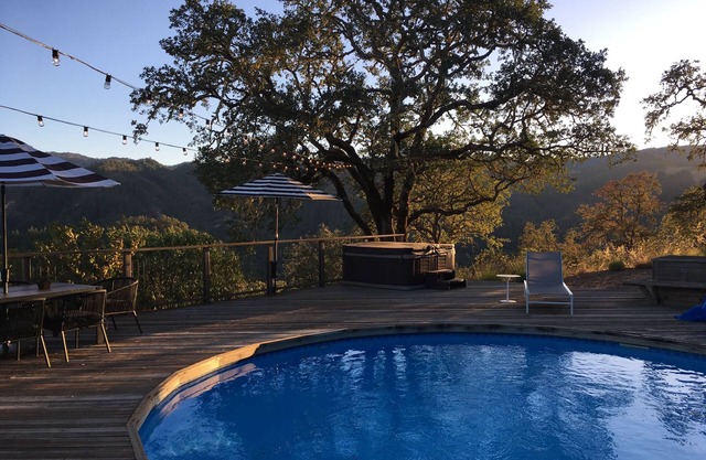 Montaintop open home living-pool, hot tub & views!