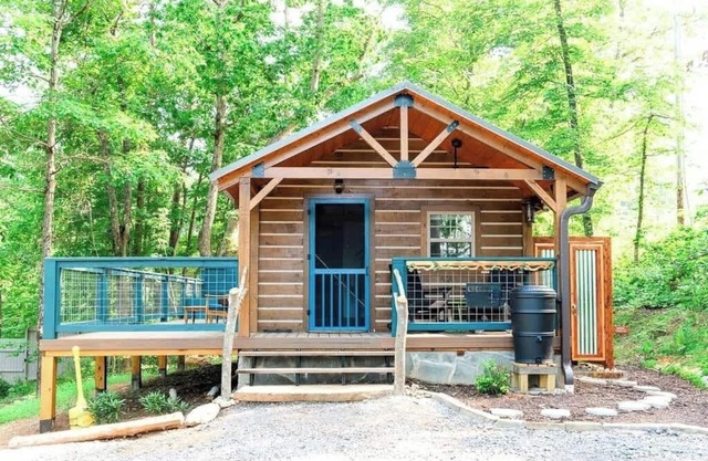 Mountaintop Retreat - central hiking & activities