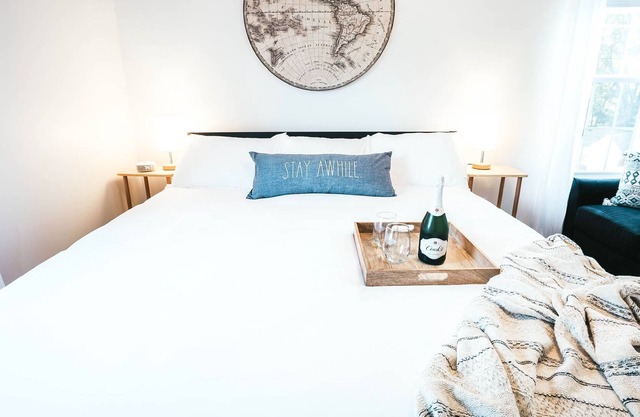 Movie Room, Fire Pit, & Fully-Equipped Kitchen