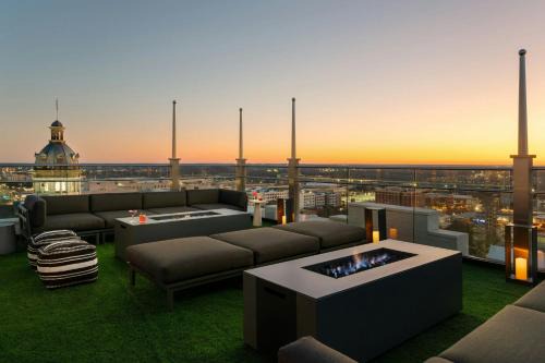 Moxy Columbia Downtown