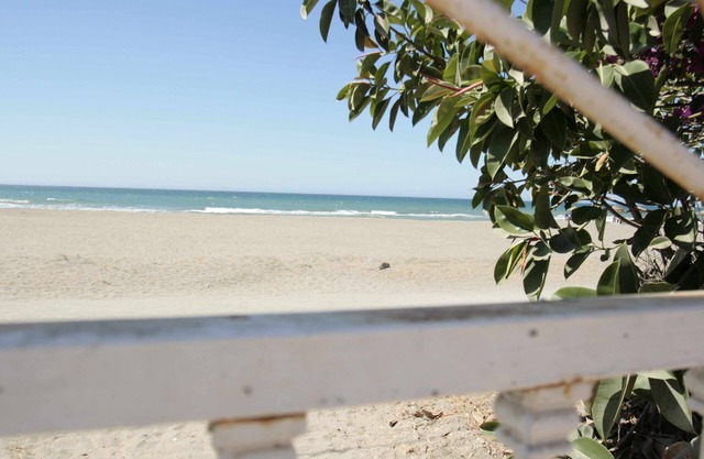 Basse avec accès direct à la plage et avec un patio de 75m2