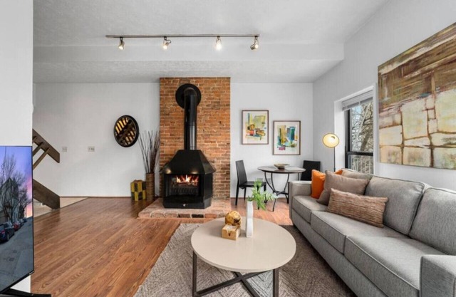 Mt. Adams 1BR | Free Parking