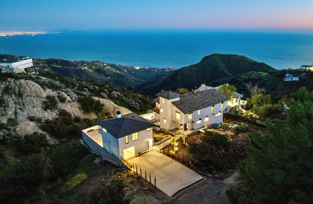 The Malibu Cloud House -> Au bord de la plage et dans les vues ciel-océan !