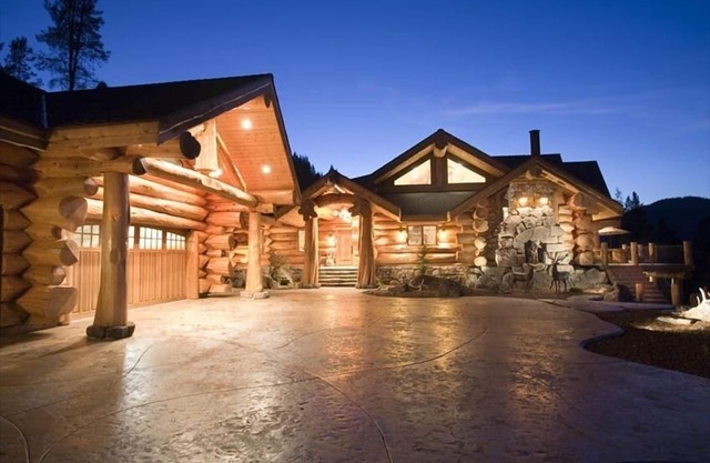 Mt Shasta Majestic Retreat - Maison en bois rond de luxe avec vue spectaculaire sur les montagnes et le lac