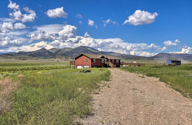 Mtn Gem w/ Breathtaking Scenery: 7 Mi to Dtwn