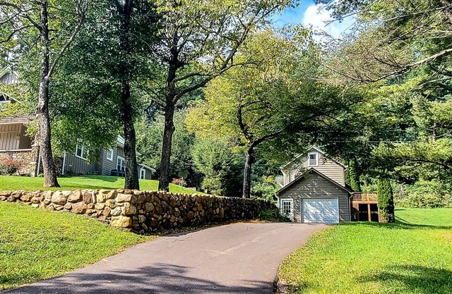 Limited-Time April Deals—Your Dream Getaway at Walnut Cottage