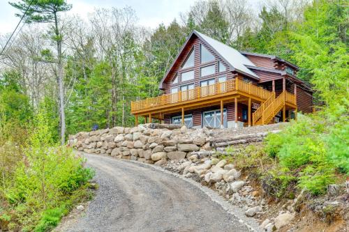 Mtn-View Deck Scenic Conway Log Cabin!
