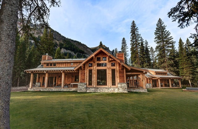 Creekside Luxury Only Minutes From Yellowstone Park