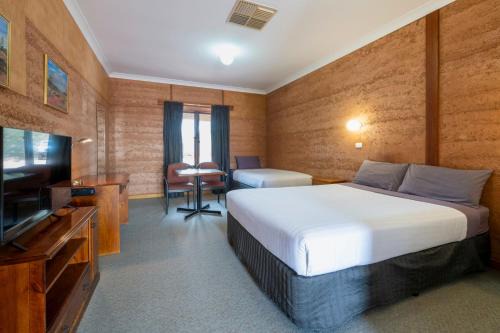 Mud Hut Motel