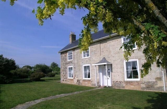 Une belle maison individuelle géorgienne, dans un cadre rural et paisible