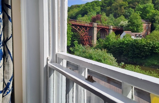Self-catering primé à Ironbridge. Vue imprenable sur le pont de fer