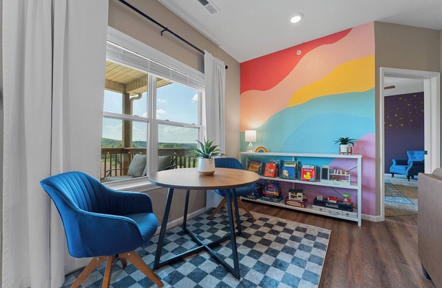 Grand Family Escape: Gamer & Kids Dream Near SDC-dog friendly-ground level entry