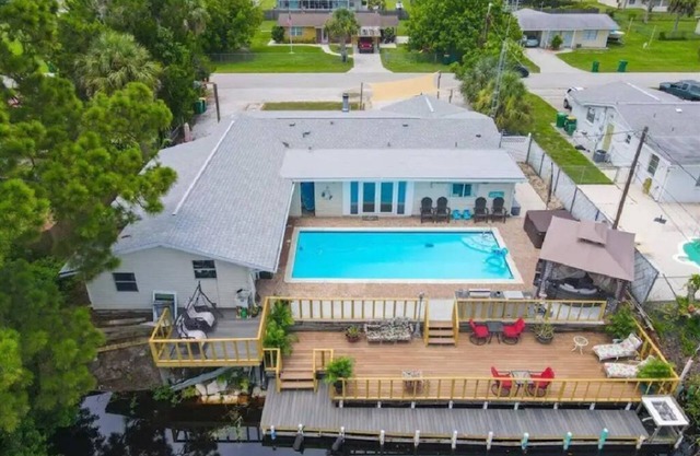 Multi Family Waterfront Paradise
