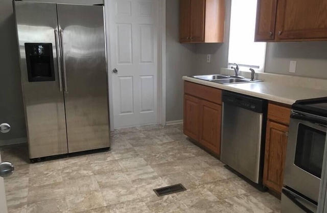 Multi-Room Apartment * Easy to Downtown or Airport