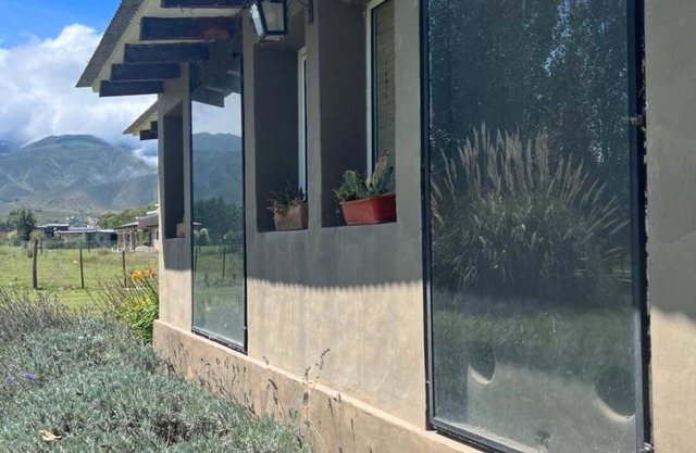 Munay rural home near the lake